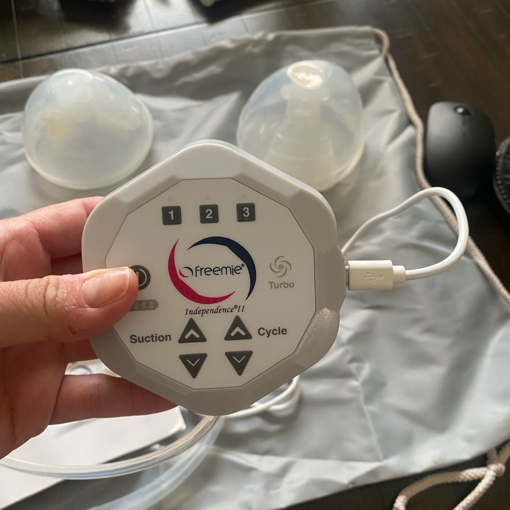 Independence 2 Freemie breast hands free pump